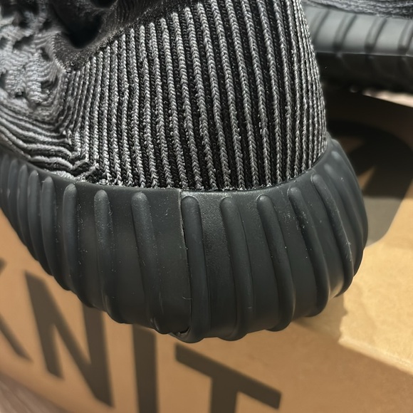 YZY 350 (Yeezy) - Picture 2 of 4